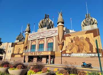 south-dakota/mitchell/landmark/the-world-s-only-corn-palace