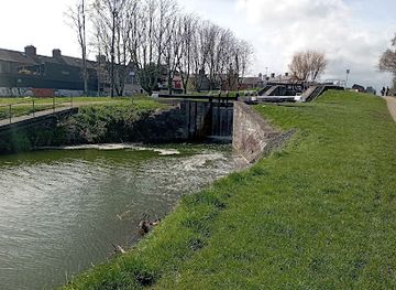 ireland/dublin/landmark/brendan-behan-statue