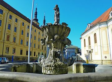 czechia/olomouc/landmark/triton-fountain