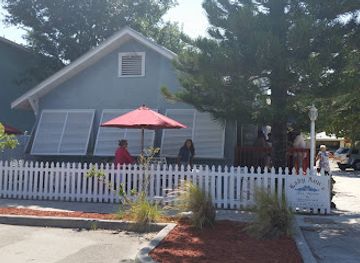 florida/stuart/landmark/lady-ann-s-victorian-tea-room