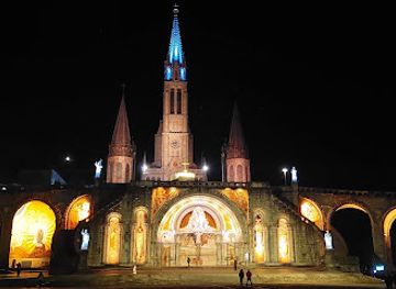 france/lourdes/landmark/lourdes-woods