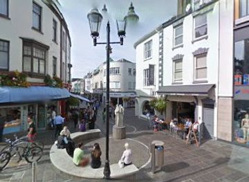 jersey/st-helier-waterfront/landmark/les-jongleurs