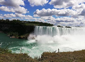 canada/niagara-peninsula/landmark/queen-s-royal-park-gazebo