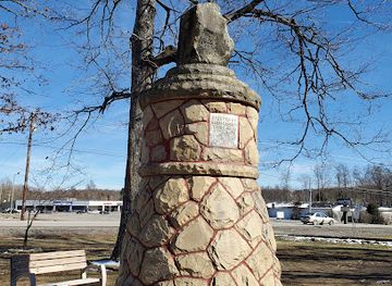tennessee/hatchie-river-area/landmark/standing-stone-monument
