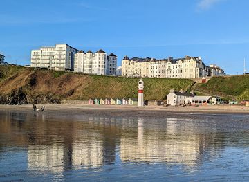 isle-of-man/port-erin/landmark/port-erin-beach-huts