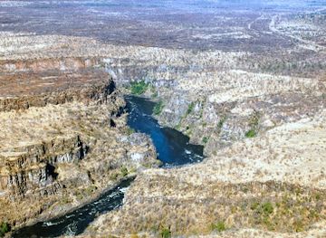 zambia/victoria-falls/landmark/abseiling