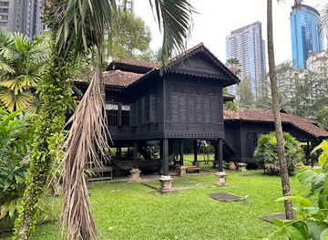 malaysia/peninsular-malaysia/landmark/rumah-penghulu-abu-seman-the-penghulu-abu-seman-house