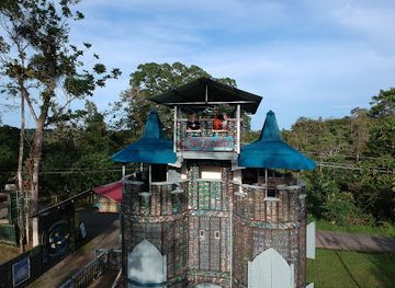 panama/bocas-del-toro/landmark/plasticbottle-village