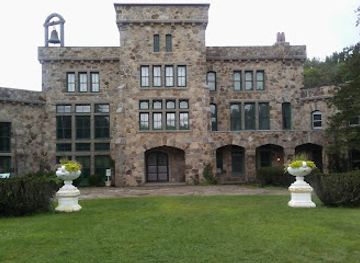 massachusetts/brockton/landmark/borderland-state-park