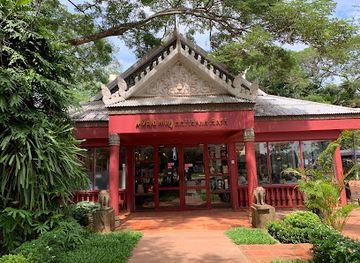 cambodia/siem-reap/old-market-area/landmark/artisans-angkor