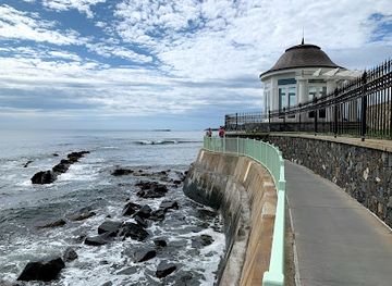 rhode-island/newport-cliff-walk/landmark/cliff-walk