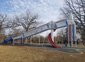 iowa/west-des-moines/landmark/union-park-historic-rocket-slide