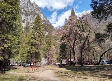 california/yosemite-village/landmark/yosemite-cemetery