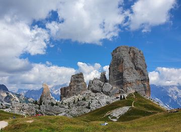 italy/cortina-d-ampezzo/landmark/seggiovia-cinque-torri
