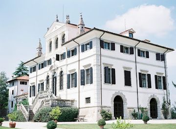 italy/friuli-venezia-giulia/landmark/villa-gallici-deciani-dimora-storica