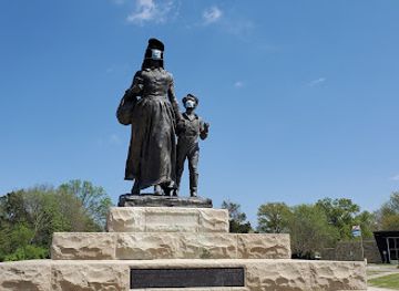 oklahoma/great-plains-country/landmark/pioneer-woman