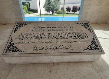 israel/hod-hasharon/landmark/arafat-mausoleum