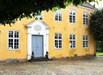 denmark/central-jutland/landmark/herningsholm-museum