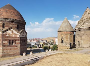 turkiye/palandoken/landmark/three-kumbets