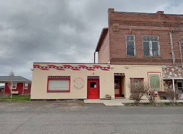 oregon/wallowa-county/landmark/nez-perce-wallowa-homeland-visitor-center-and-tamkaliks-celebration-grounds