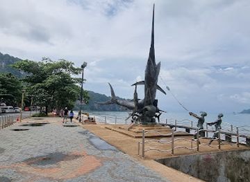 thailand/krabi/ao-nang/landmark/sailfish-sculpture-ao-nang-beach