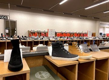 arkansas/timberlands/landmark/dsw-designer-shoe-warehouse
