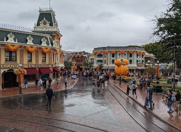 california/anaheim/downtown-disney-district/landmark/main-street-usa