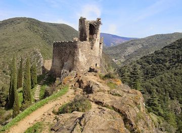 france/languedoc-roussillon/landmark/les-quatre-chateaux-de-lastours