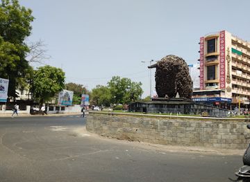 india/vadodara/alkapuri/landmark/bull-circle