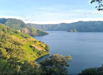 guatemala/verapaces/landmark/laguna-de-ayarza