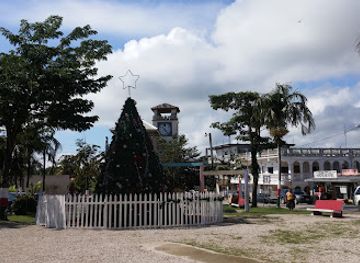 belize/punta-gorda/landmark/punta-gorda-central-park-of-heroes