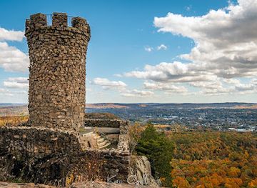 connecticut/meriden/landmark/castle-craig