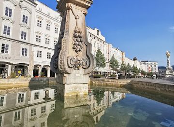austria/linz/landmark/neptune-fountain