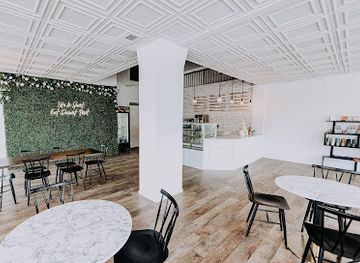 south-dakota/mitchell/landmark/michelle-s-mad-batter