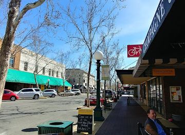 california/lodi/landmark/cheese-central