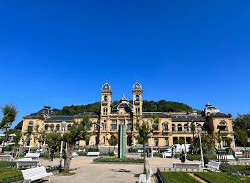 spain/san-sebastian/antiguo/landmark/alderdi-eder-parkea