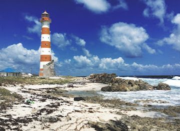 jamaica/north-coast/landmark/morant-point-lighthouse