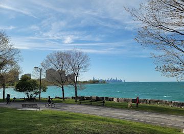 illinois/river-bend/landmark/promontory-point