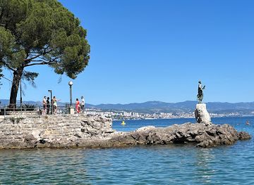 croatia/opatija/landmark/maiden-with-the-seagull