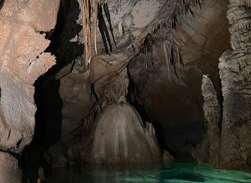 slovenia/inner-carniola/landmark/cross-cave