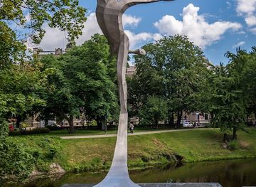 latvia/jurmala/landmark/maris-liepa-monument