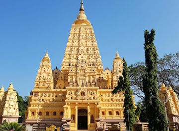 myanmar-burma/kyaiktiyo/landmark/kyaik-paw-law-buddha-statue