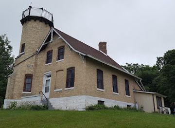 wisconsin/northwoods/landmark/chambers-island-lighthouse