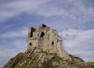 united-kingdom/staffordshire/landmark/national-trust-mow-cop-castle