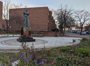 maryland/baltimore/landmark/billie-holiday-statue