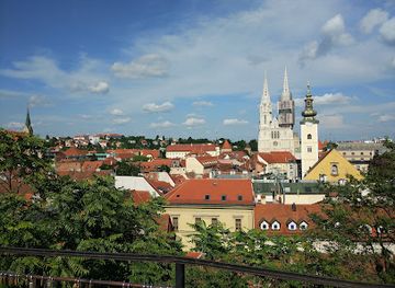 croatia/medvednica-mountain/landmark/strossmayer-promenade