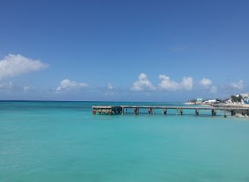 turks-and-caicos-islands/grand-turk/landmark/cockburn-town-beach
