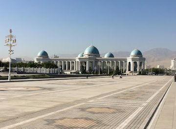 turkmenistan/garagum-canal/landmark/oguzhan-palace