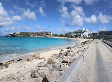 sint-maarten/maho/landmark/maho-market