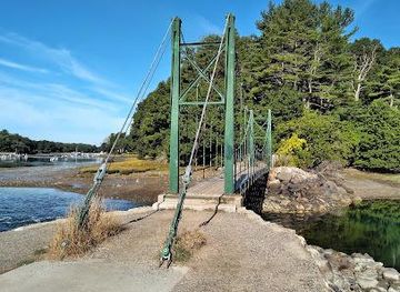 maine/ogunquit/landmark/wiggly-bridge